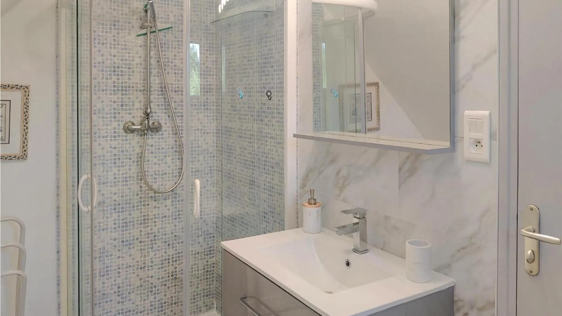 Awesome Apartment In Matignon With Wifi